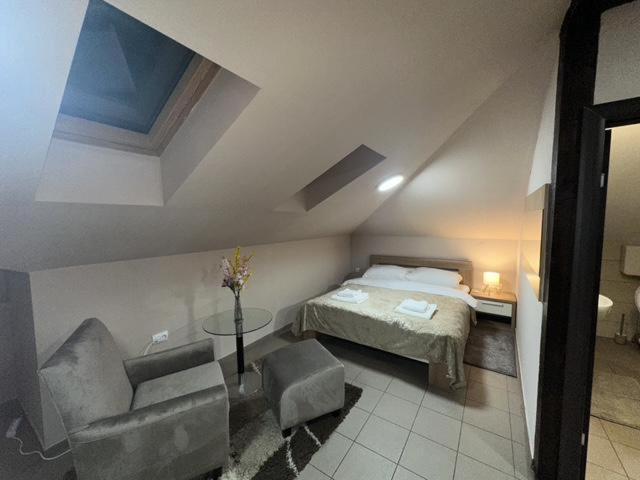 Jp Motel Mali Pariz Μπορ Εξωτερικό φωτογραφία