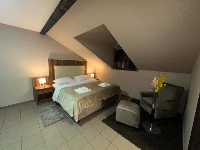 Jp Motel Mali Pariz Μπορ Εξωτερικό φωτογραφία