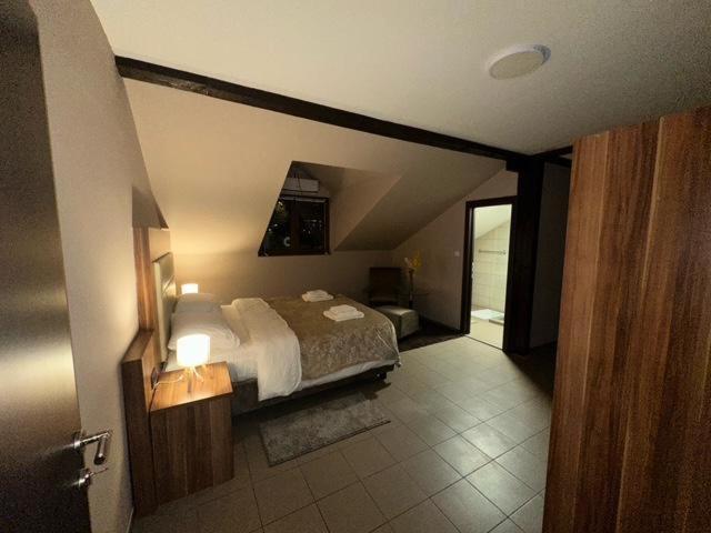 Jp Motel Mali Pariz Μπορ Εξωτερικό φωτογραφία