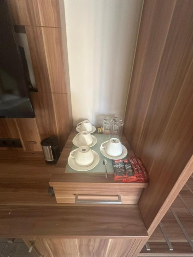 Jp Motel Mali Pariz Μπορ Εξωτερικό φωτογραφία