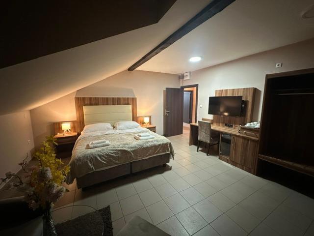 Jp Motel Mali Pariz Μπορ Εξωτερικό φωτογραφία